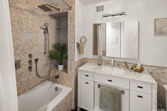 2999 Kalakaua Avenue 602 & 702, Honolulu, HI 96815