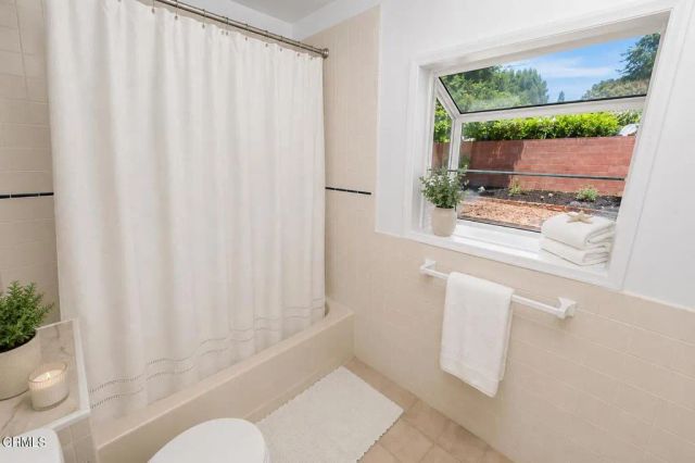 22901 Leadwell Street, West Hills, CA 91307