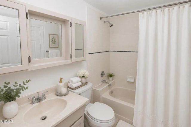 22901 Leadwell Street, West Hills, CA 91307