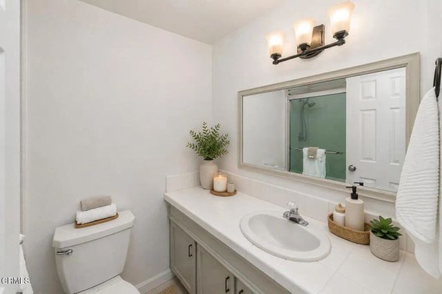 22901 Leadwell Street, West Hills, CA 91307