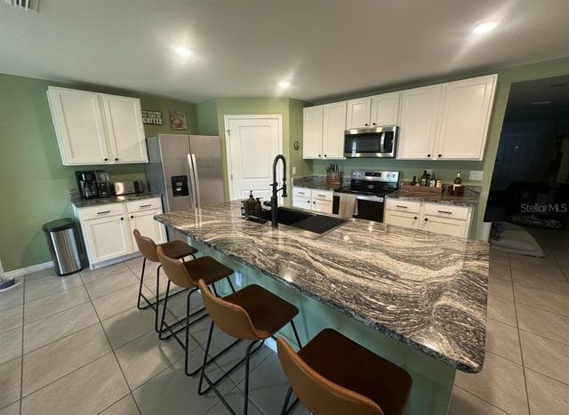 6830 SE 3RD LOOP, Ocala, FL 34472
