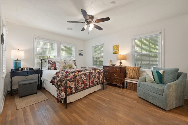 4313 Locke Avenue, Fort Worth, TX 76107