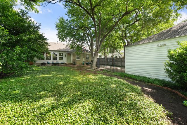 4313 Locke Avenue, Fort Worth, TX 76107
