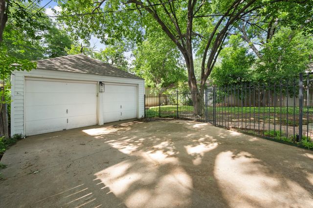 4313 Locke Avenue, Fort Worth, TX 76107