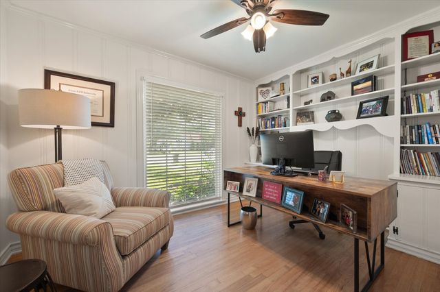 4313 Locke Avenue, Fort Worth, TX 76107