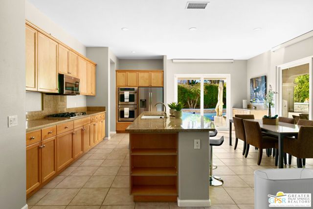 1420 Amelia Way, Palm Springs, CA 92262