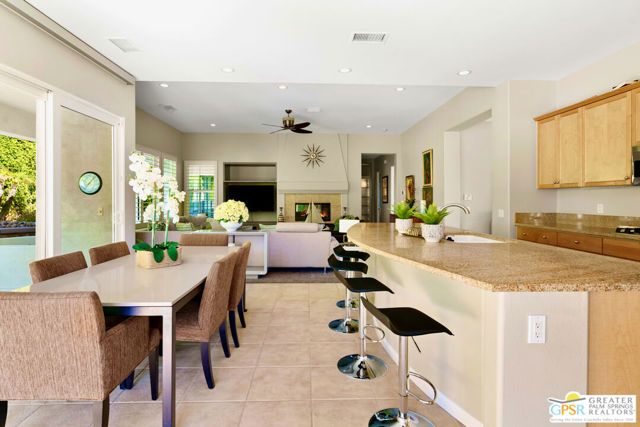 1420 Amelia Way, Palm Springs, CA 92262