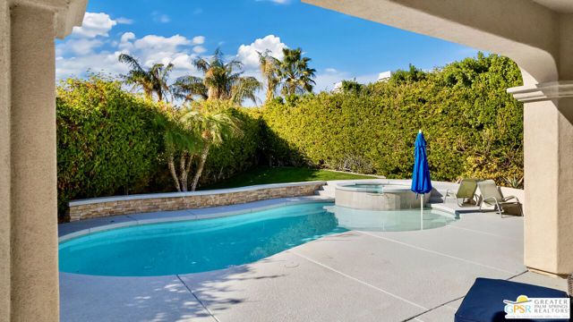 1420 Amelia Way, Palm Springs, CA 92262