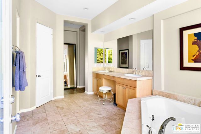 1420 Amelia Way, Palm Springs, CA 92262