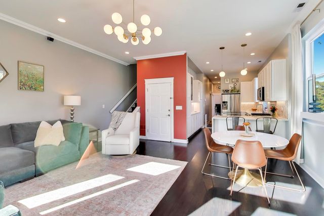 2134 W Crystal Street 3, Chicago, IL 60622