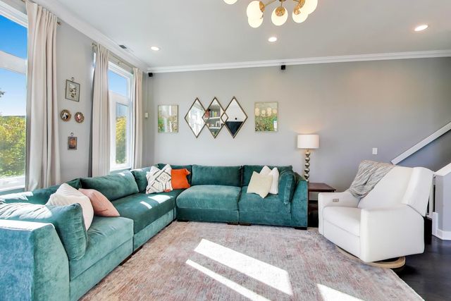 2134 W Crystal Street 3, Chicago, IL 60622