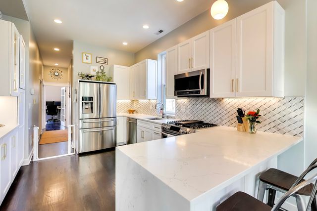 2134 W Crystal Street 3, Chicago, IL 60622