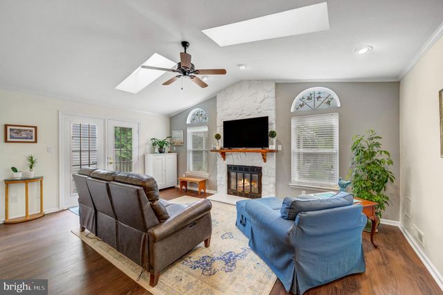 3 SANDHURST DR, Mount Laurel, NJ 08054