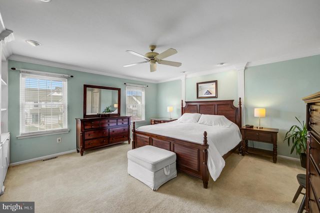3 SANDHURST DR, Mount Laurel, NJ 08054
