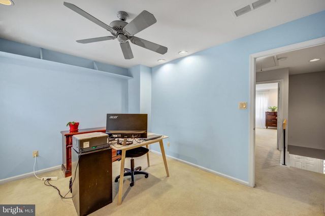 3 SANDHURST DR, Mount Laurel, NJ 08054