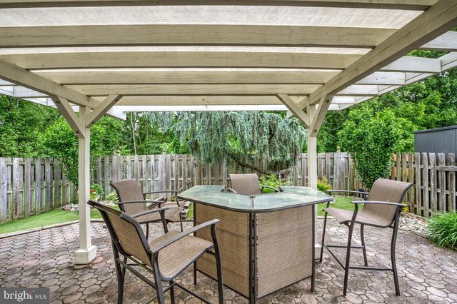 3 SANDHURST DR, Mount Laurel, NJ 08054