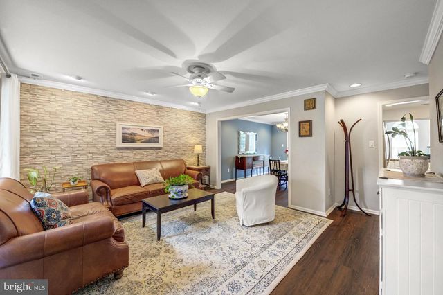 3 SANDHURST DR, Mount Laurel, NJ 08054