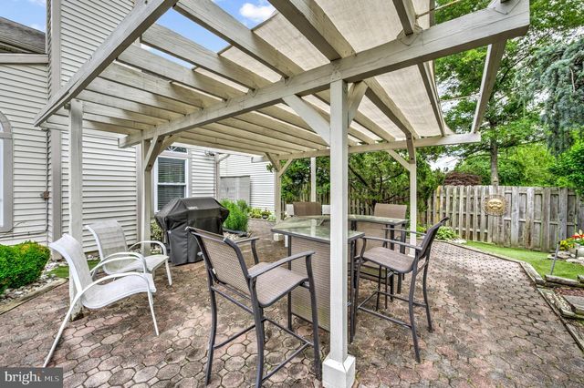 3 SANDHURST DR, Mount Laurel, NJ 08054
