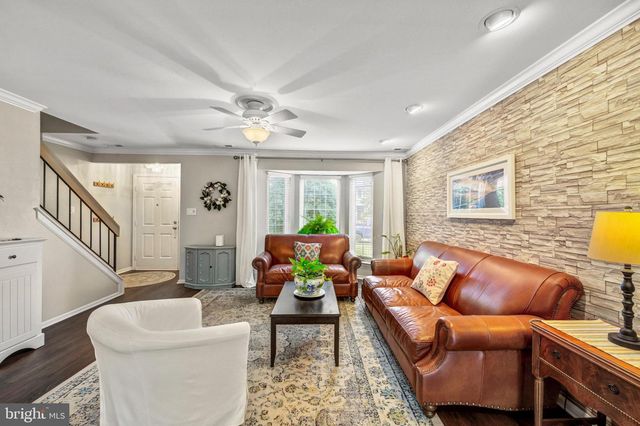 3 SANDHURST DR, Mount Laurel, NJ 08054