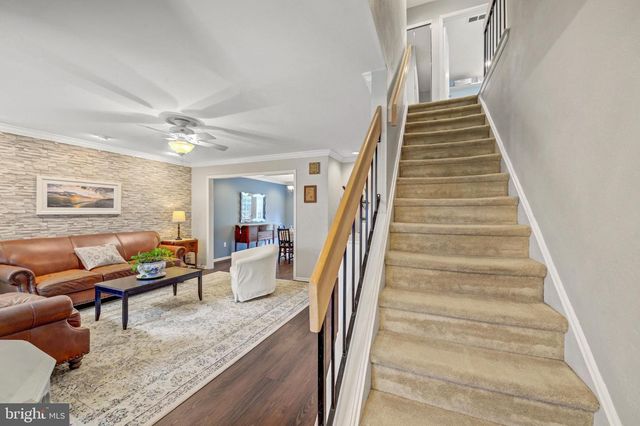 3 SANDHURST DR, Mount Laurel, NJ 08054