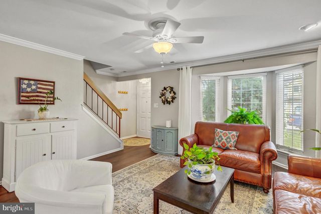 3 SANDHURST DR, Mount Laurel, NJ 08054