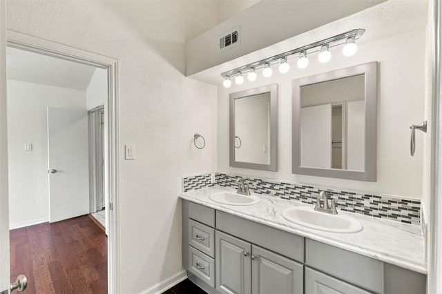 8055 Cambridge Street 84, Houston, TX 77054