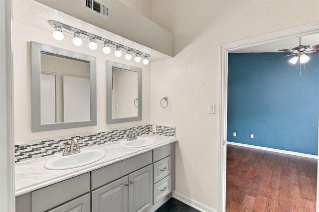 8055 Cambridge Street 84, Houston, TX 77054