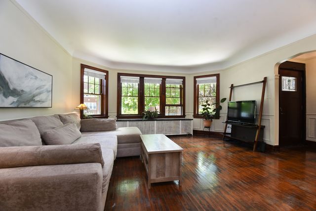 1437 Maple Avenue, Berwyn, IL 60402