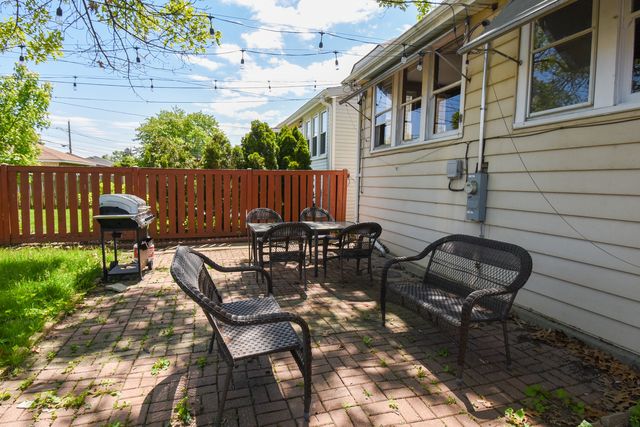 1437 Maple Avenue, Berwyn, IL 60402