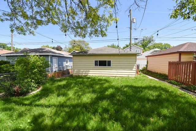 1437 Maple Avenue, Berwyn, IL 60402