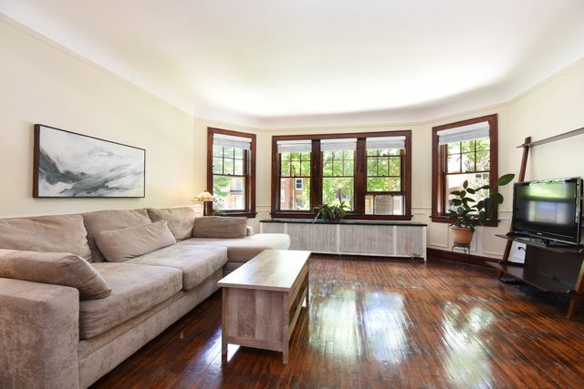 1437 Maple Avenue, Berwyn, IL 60402