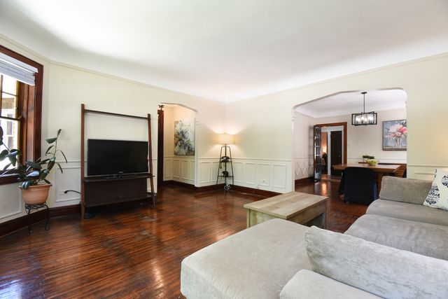 1437 Maple Avenue, Berwyn, IL 60402