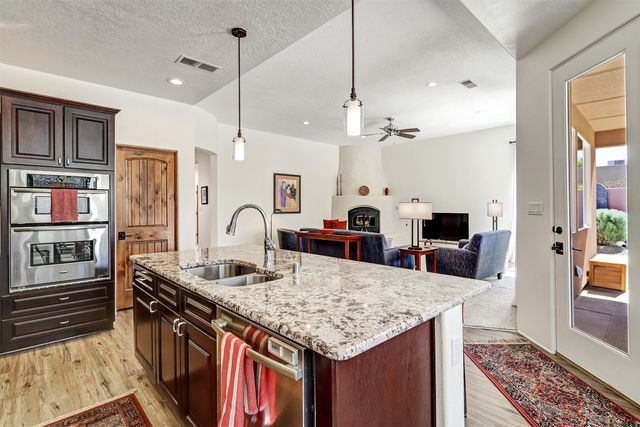 130 E Chili Line Road, Santa Fe, NM 87508