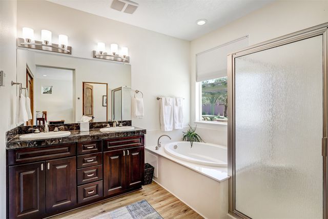 130 E Chili Line Road, Santa Fe, NM 87508