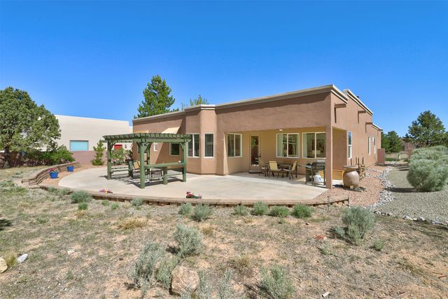 130 E Chili Line Road, Santa Fe, NM 87508