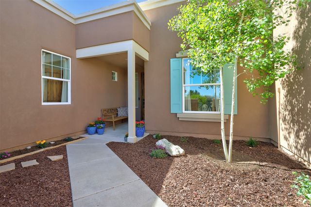 130 E Chili Line Road, Santa Fe, NM 87508