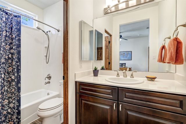 130 E Chili Line Road, Santa Fe, NM 87508
