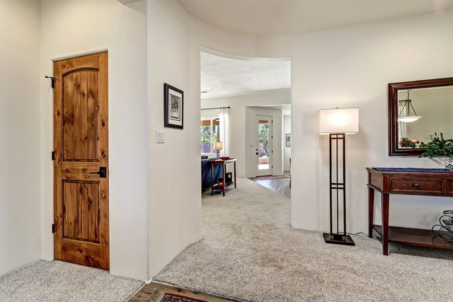 130 E Chili Line Road, Santa Fe, NM 87508