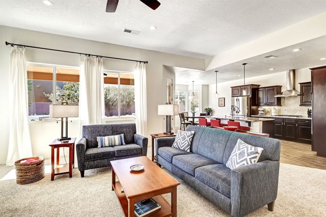 130 E Chili Line Road, Santa Fe, NM 87508