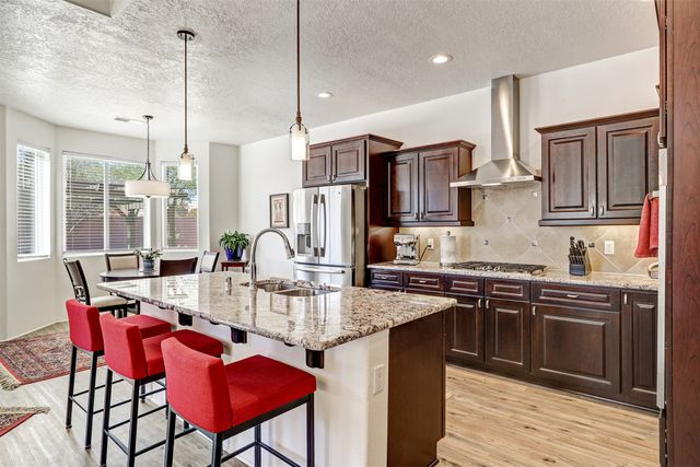 130 E Chili Line Road, Santa Fe, NM 87508