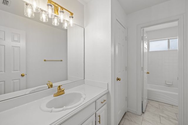 2 Treewood Court, Mansfield, TX 76063