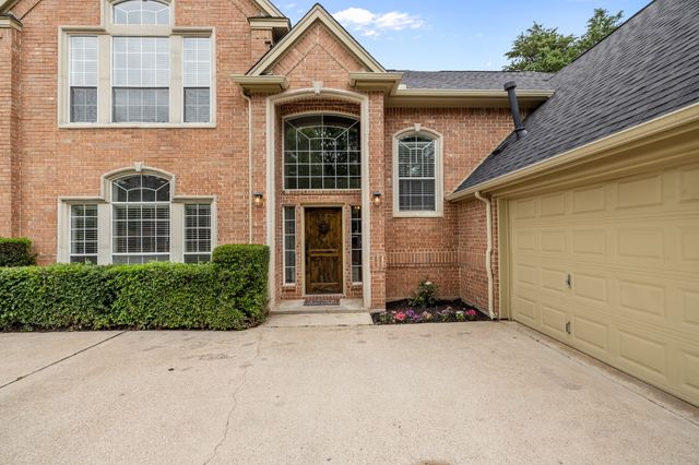 2 Treewood Court, Mansfield, TX 76063