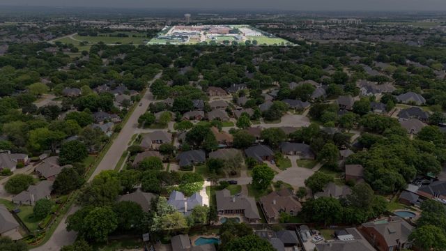 2 Treewood Court, Mansfield, TX 76063