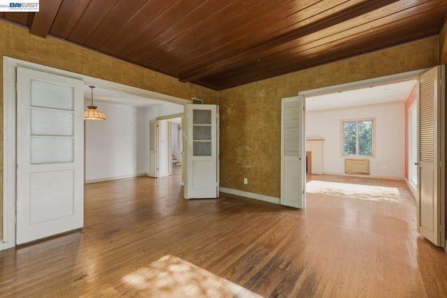 3890 Serrano St, Martinez, CA 94553