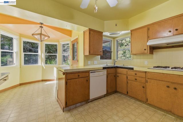 3890 Serrano St, Martinez, CA 94553