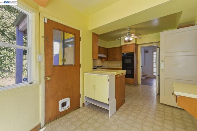 3890 Serrano St, Martinez, CA 94553