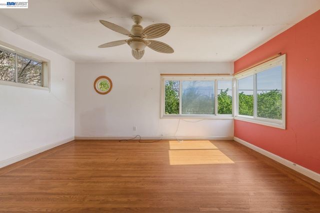 3890 Serrano St, Martinez, CA 94553