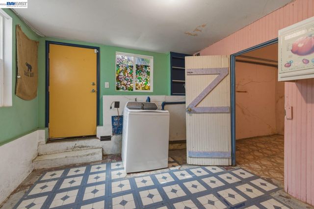 3890 Serrano St, Martinez, CA 94553