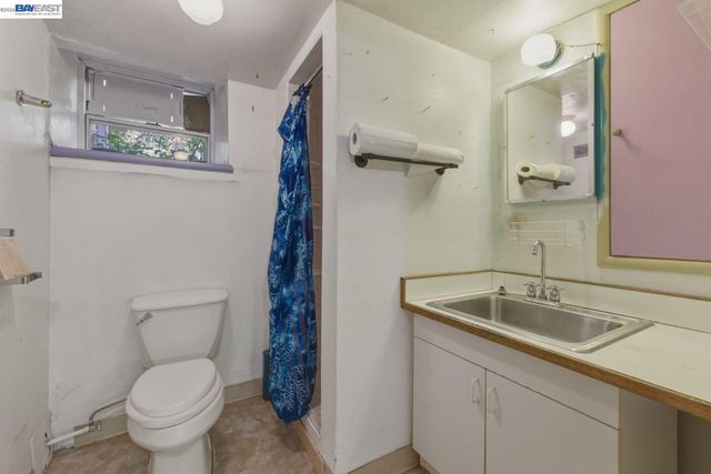 3890 Serrano St, Martinez, CA 94553