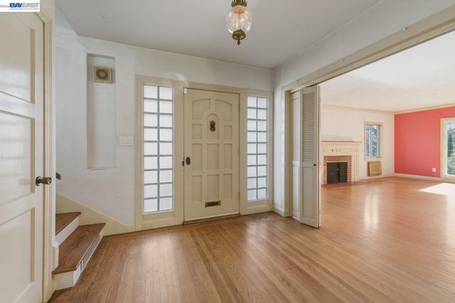 3890 Serrano St, Martinez, CA 94553